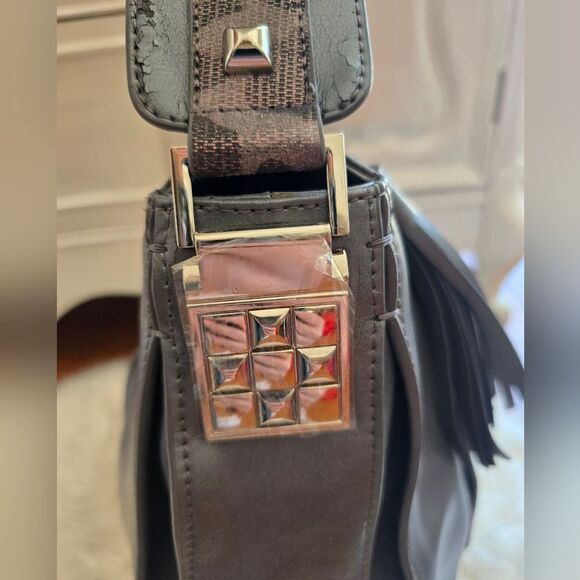 Vintage RARE Sharif Black and Gray Shoulder Bag with Metallic Emblem - Picture 6 of 16